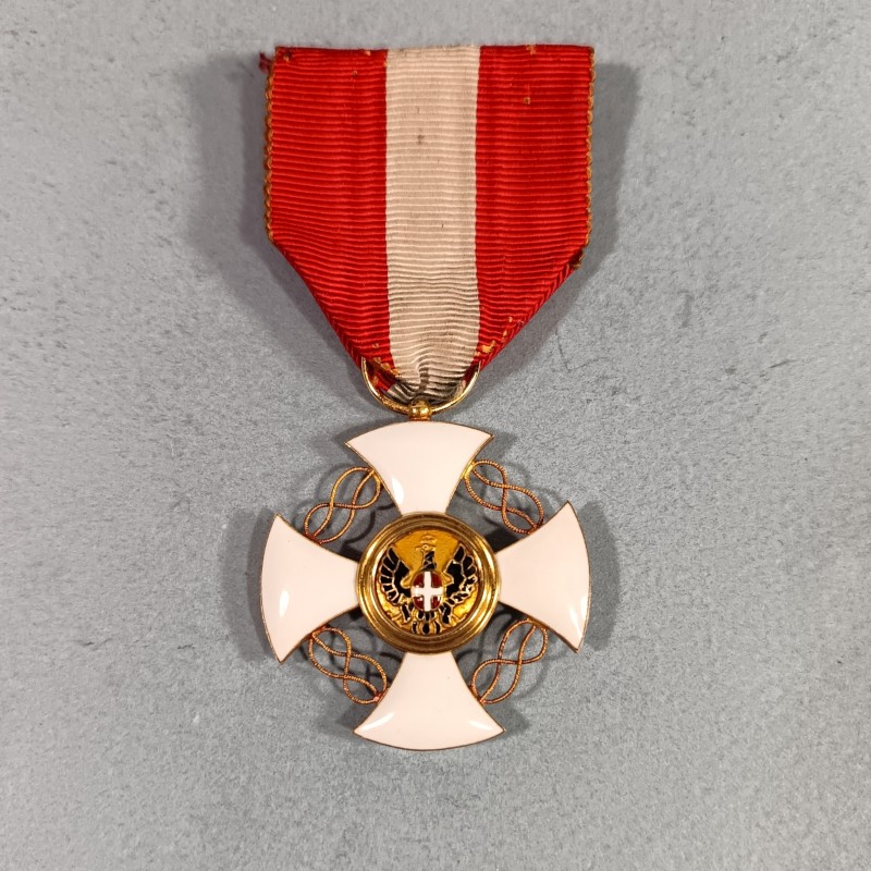 ITALIE MEDAILLE DE CHEVALIER DE L'ORDRE NATIONAL DE LA COURONNE ITALIENNE EN OR ITALIAN NATIONAL CROWN ORDER IN GOLD